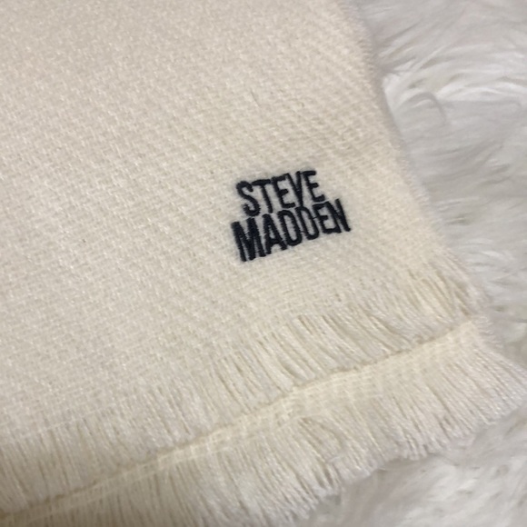 NWT Steve Madden Cream Scarf - Picture 3 of 5